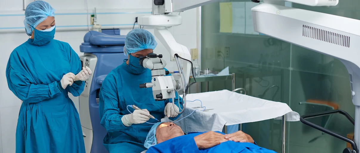Pterigioplastia: Remoção do Pterígio com Cola Biológica para uma Recuperação Superior